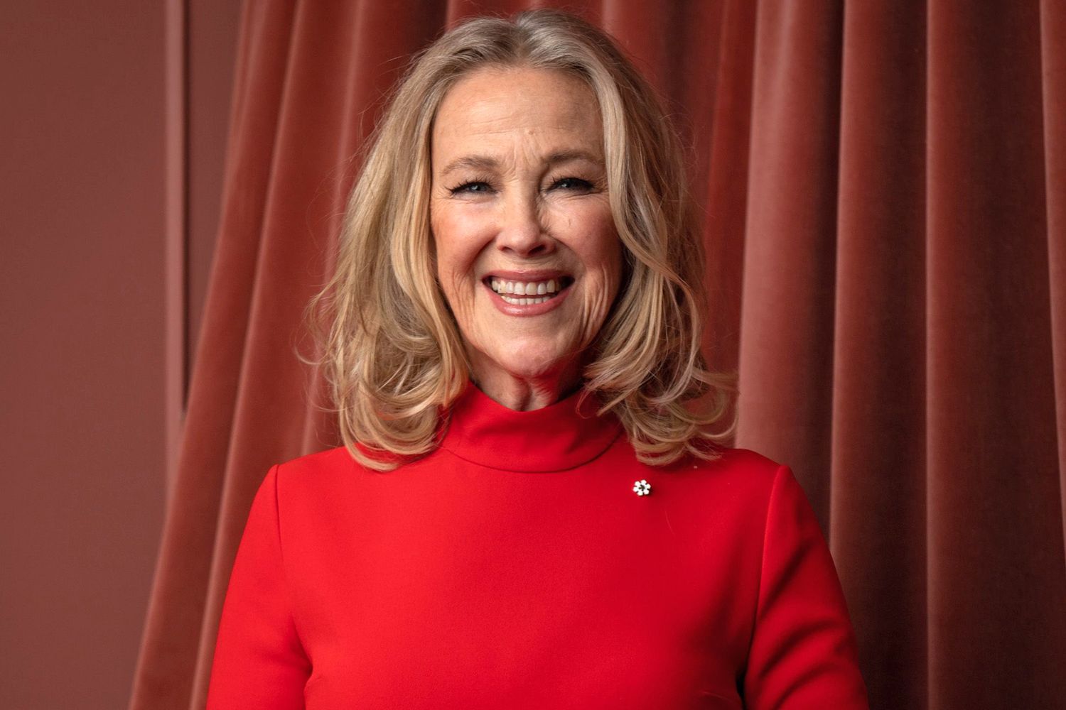 Tragedie în lumea cinematografiei: Catherine O’Hara s-a stins din viață la 71 de ani Faimoasa actriță canadiană Catherine O’Hara, cunoscută pentru rolurile sale iconice din filme de referință precum „Beetlejuice” și „Home Alone”, a murit la vârsta de 71 de ani, a confirmat managerul său