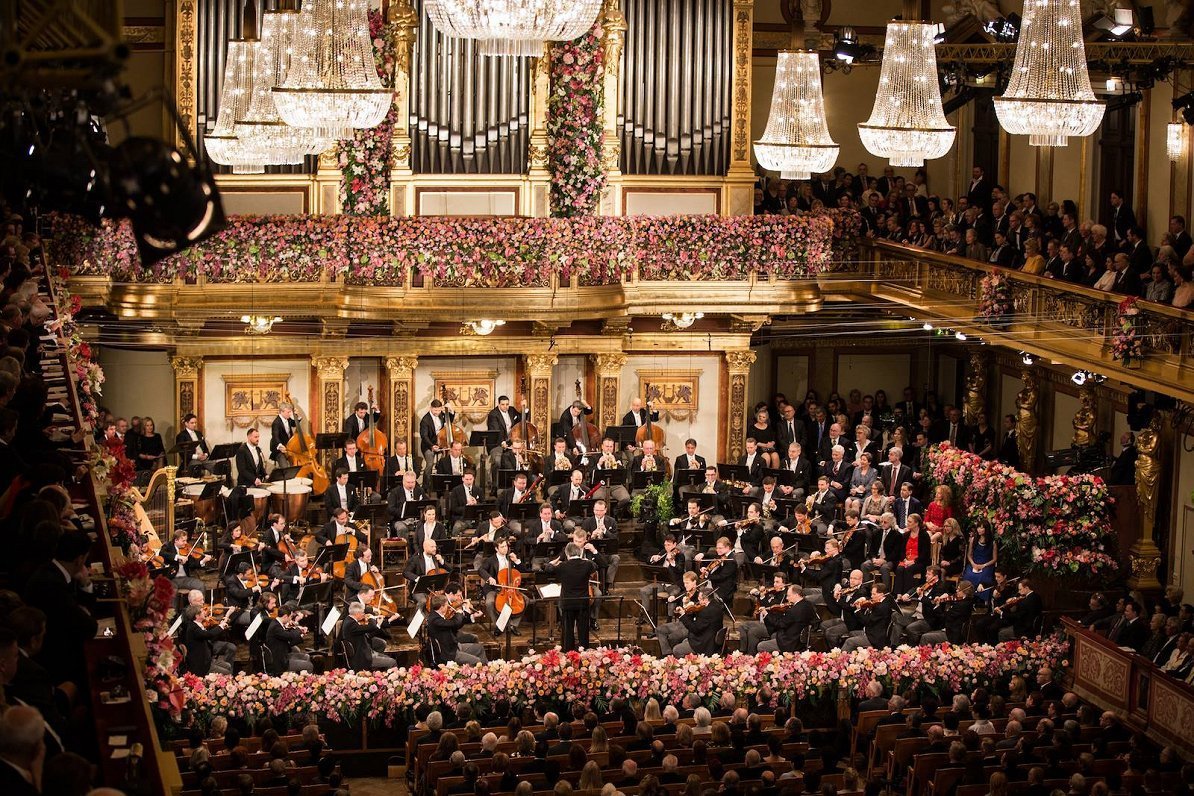 Viena dă tonul pentru Anul Nou cu concertul tradițional al Filarmonicii vieneze La Viena, pe 1 ianuarie, celebra Filarmonică vieneză își deschide porțile pentru unul dintre cele mai îndrăgite și așteptate evenimente muzicale ale anului