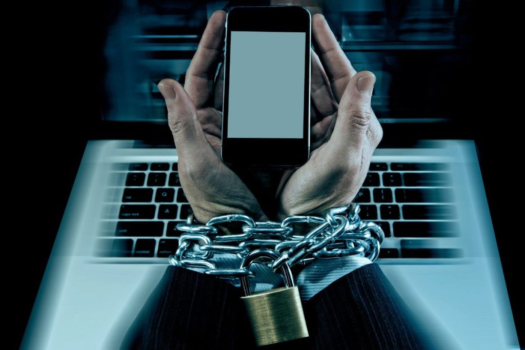 Un proces care poate schimba radical responsabilitatea platformelor digitale în privința sănătății mintale a utilizatorilor a început recent în California, reprezentând un punct de cotitură pentru industria tehnologică globală