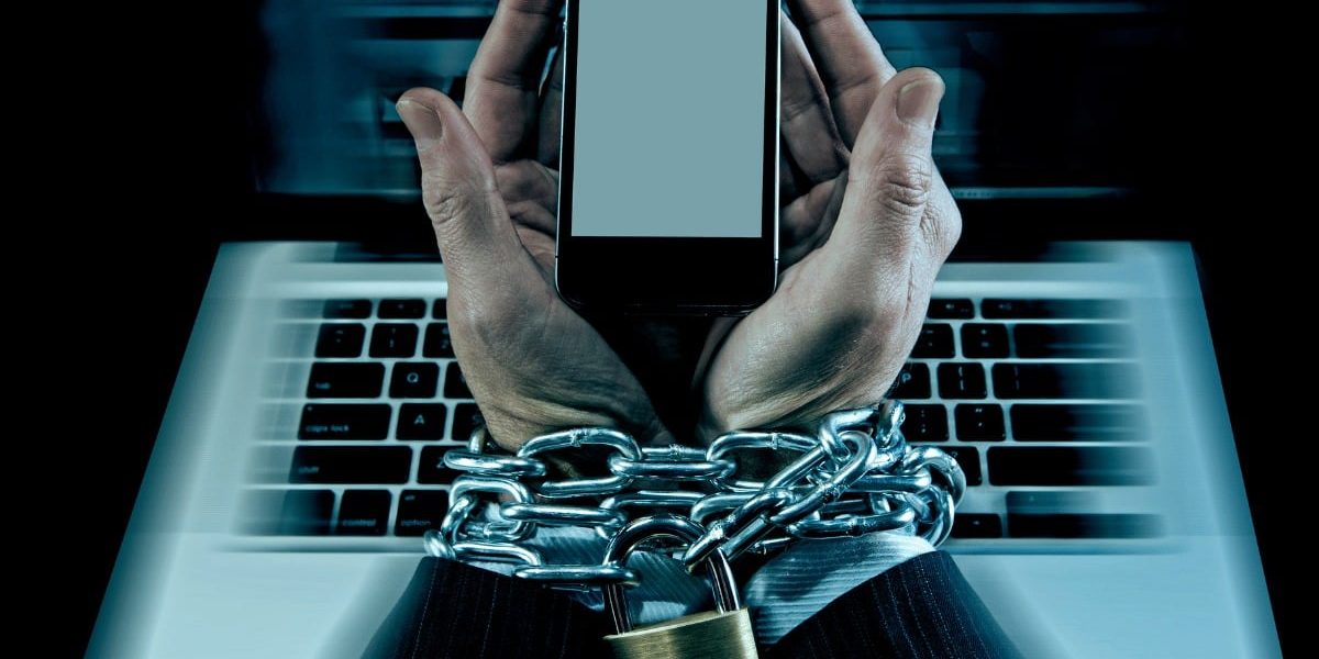 caz-dependenta-de-social-media.jpg - JurnalUrban