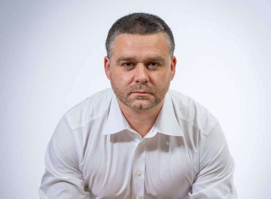 Daniel Băluță îl acuză pe Ciprian Ciucu de scumpirea tarifelor STB; Ciucu: „Băluță este responsabil”