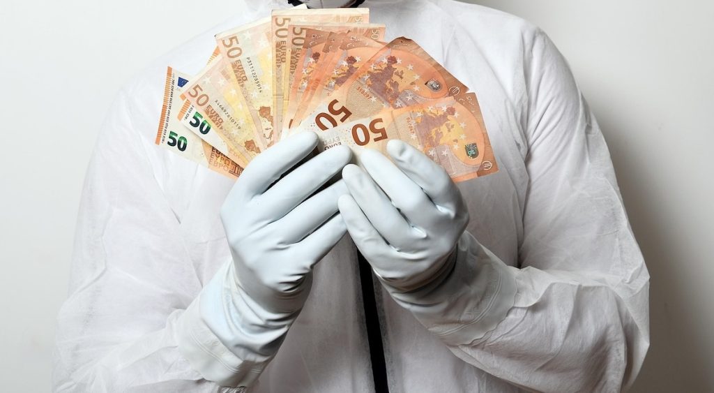 Administratorul Institutului de Medicină Legală din Iași rămâne cu pedeapsa de închisoare cu suspendare, după ce magistrații de la Curtea de Apel au respins apelul formulat împotriva deciziei din primul verdict