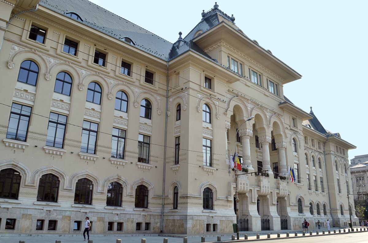 Problema distribuirii financiare între Primăria Capitalei și primăriile de sector devine prioritare pe agenda administrației locale Situația financiară a Capitalei se află, din nou, în centrul atenției, după ce președintele Consiliului General al Municipiului București, Nicușor Dan, a subliniat necesitatea urgentă a unei reechilibrări a fondurilor alocate Primăriei Capitalei și primăriilor de sector