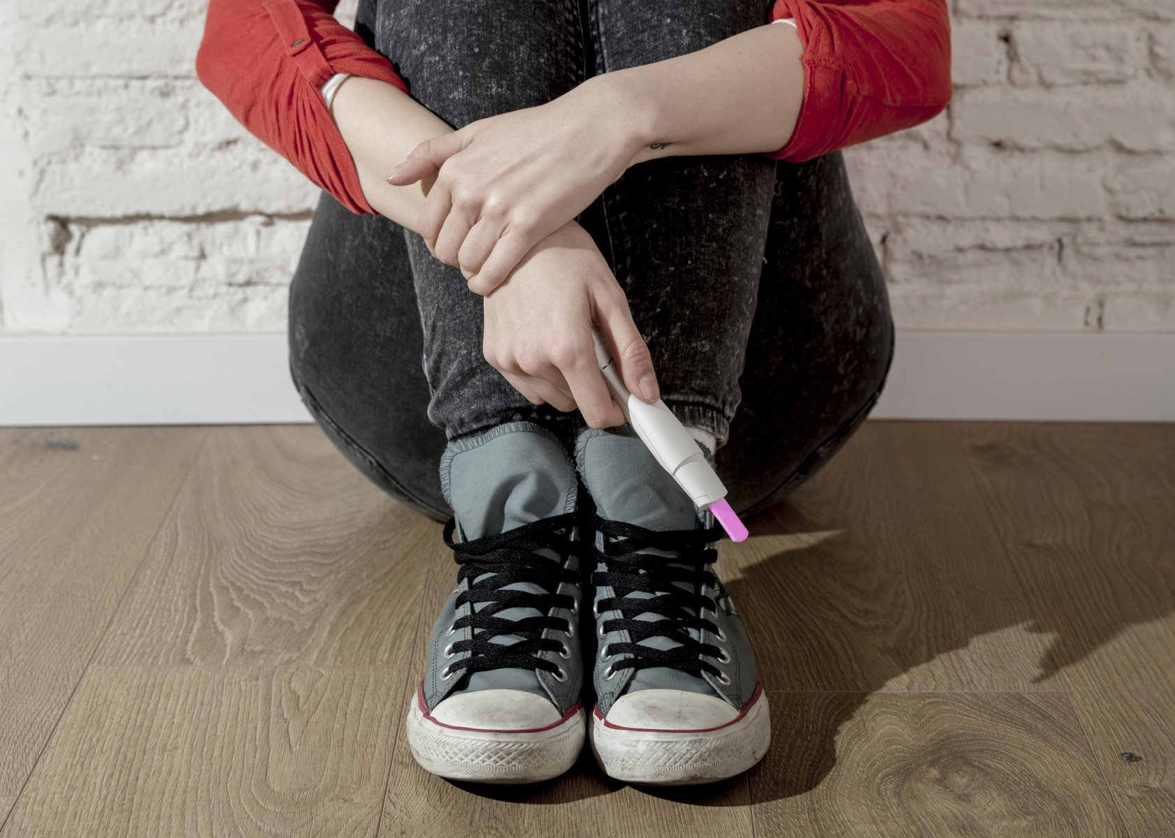 Detectarea sarcinii în epoca modernă: Mituri vechi și realități medicale Pentru multe femei, întârzierea menstruației a fost, de-a lungul generațiilor, primul și cel mai clar semn alert că ar putea fi însărcinate