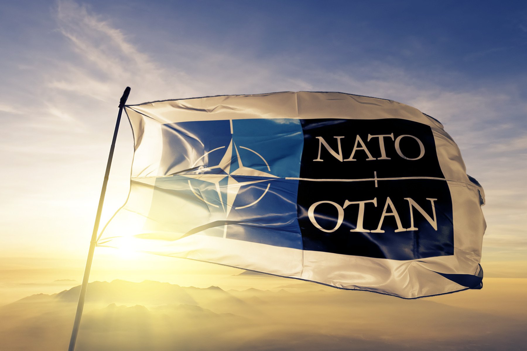 NATO: Secretarul general neagă propuneri de compromis privind suveranitatea Groenlandei în convorbirile cu Trump Într-un context geopolitic agitat, Alexandr Rutte, secretarul general al NATO, a respins clar orice acuzație conform căreia ar fi făcut concesii referitoare la suveranitatea Groenlandei în timpul întâlnirii de la Davos cu președintele SUA, Donald Trump