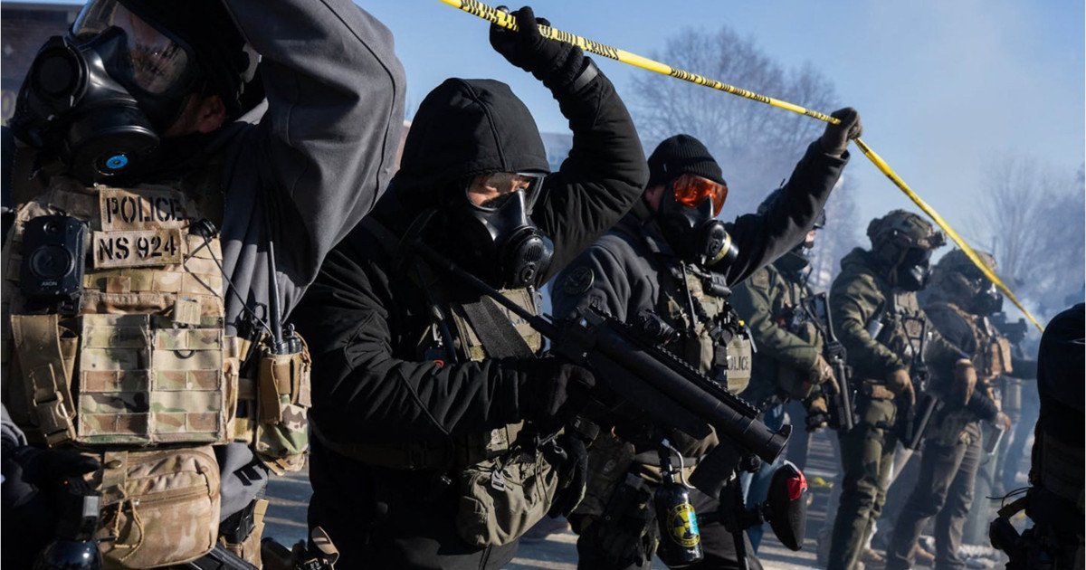 Conflicte violente în Minneapolis: O luptă împotriva unei armate de ocupație După tragicele evenimente din ianuarie, Minneapolis se află în centrul unei controverse naționale legate de intervenția agenților federali