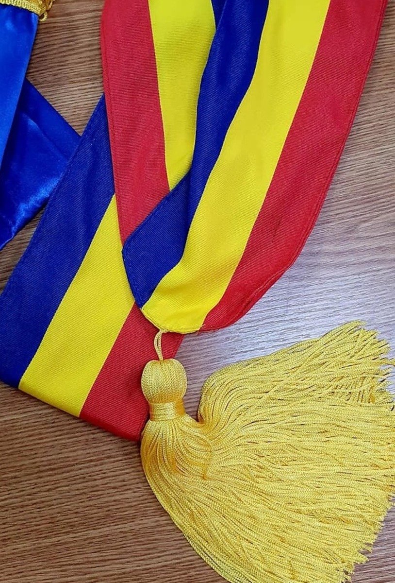 Comuna Lapoș, un petic de pământ situat în inima județului Prahova, traversează una dintre cele mai grave crize din istoria sa recentă, după ce administrația locală a rămas blocată din cauza unor probleme penale de amploare