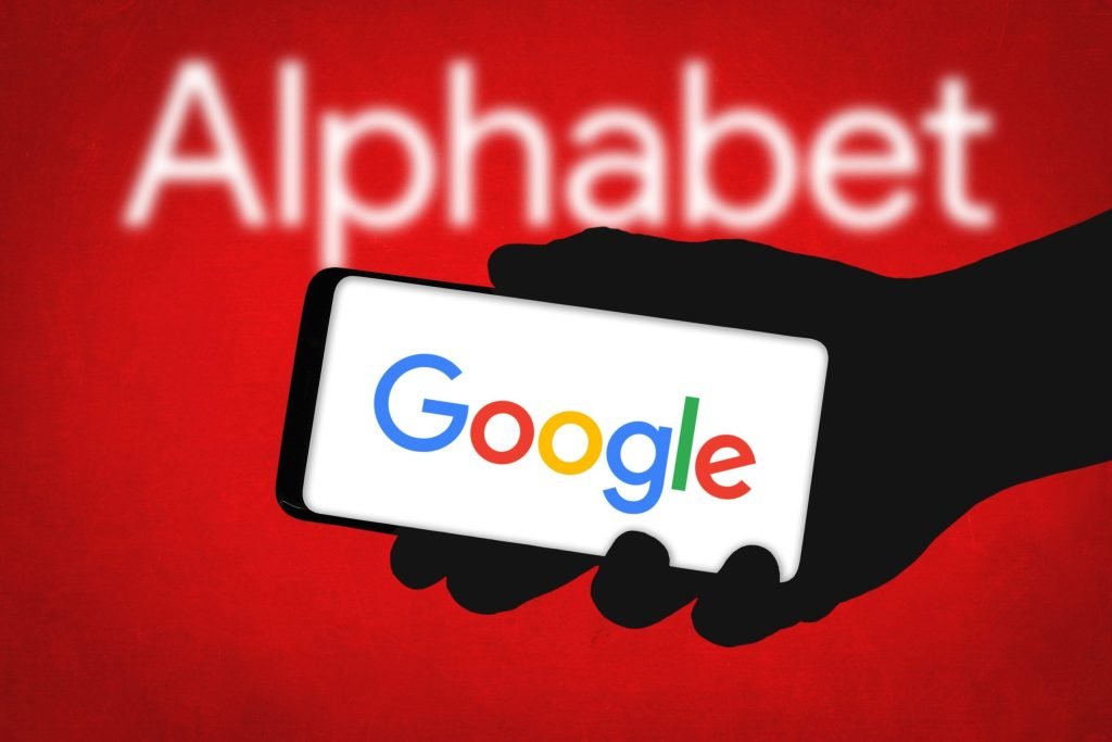 Alphabet a atins o valoare record de 4.000 de miliarde de dolari, semnalând o schimbare majoră în industria tehnologică Compania-mamă a Google, Alphabet, a depășit pentru prima dată în istorie pragul de 4.000 de miliarde de dolari în evaluare bursieră, consolidându-și statutul de a doua cea mai valoroasă companie din lume, după Nvidia