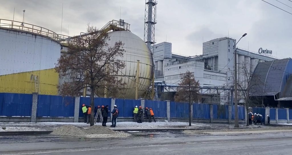 Atac deliberat asupra unei fabrici de ulei din Dnipro: o lovitură directă în inima industriei agroalimentare ucrainene Un nou incident tensionează scena conflictului dintre Rusia și Ucraina, de această dată contestând și intenția și modul în care se desfășoară agresiunea