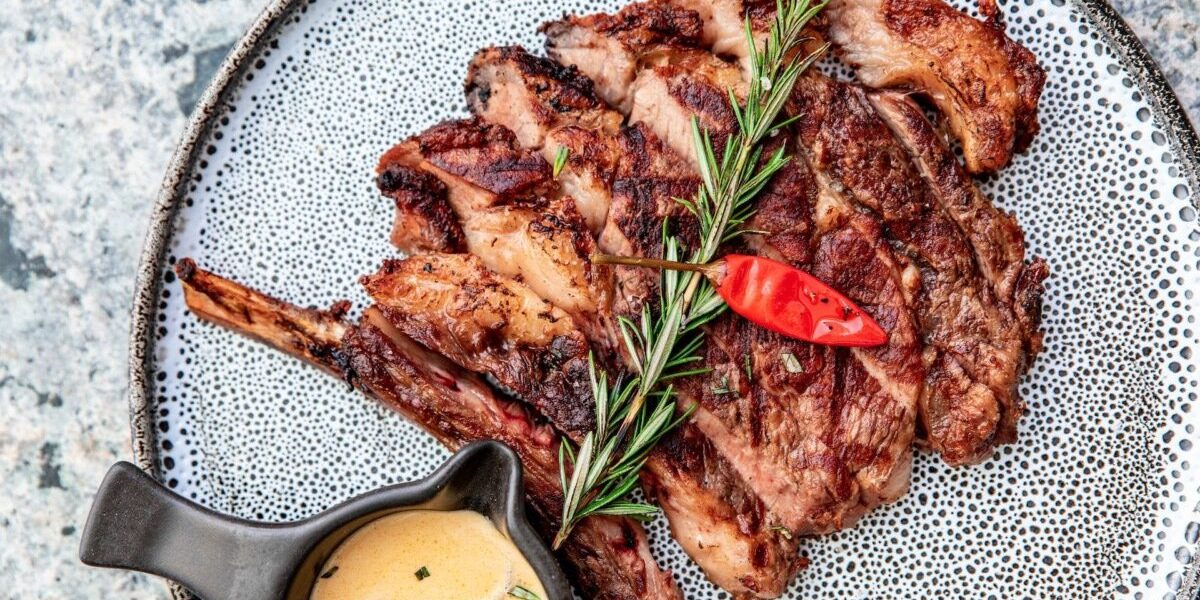 friptura-cina-carne-proteine-mancare-vita-e1703358721321.jpg - JurnalUrban