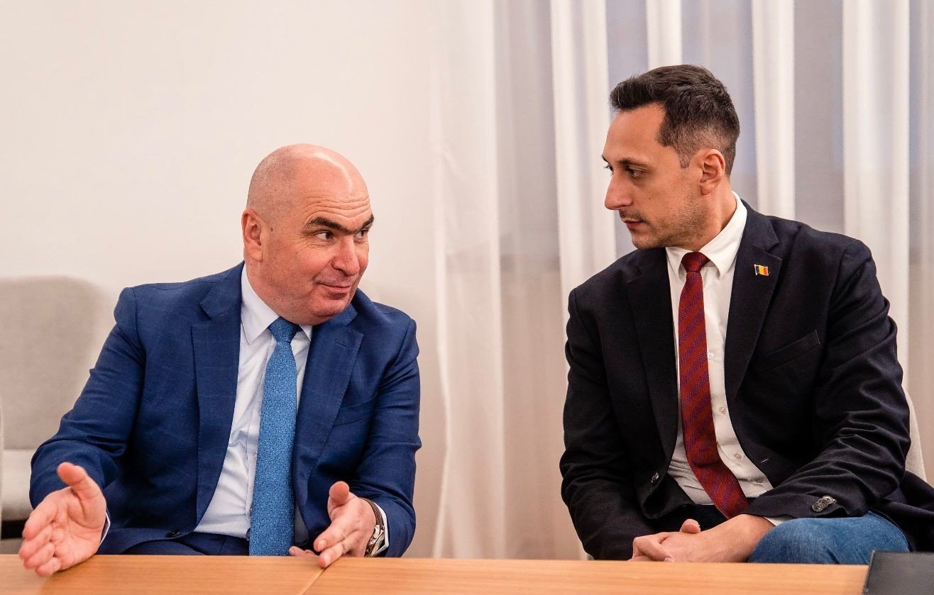 Vlad Gheorghe, fost europarlamentar și unul dintre cei mai vocali membri ai USR, urmează să preia o nouă funcție în Guvernul României, într-un moment de tumult politic și de redefinire a strategiei administrative a țării
