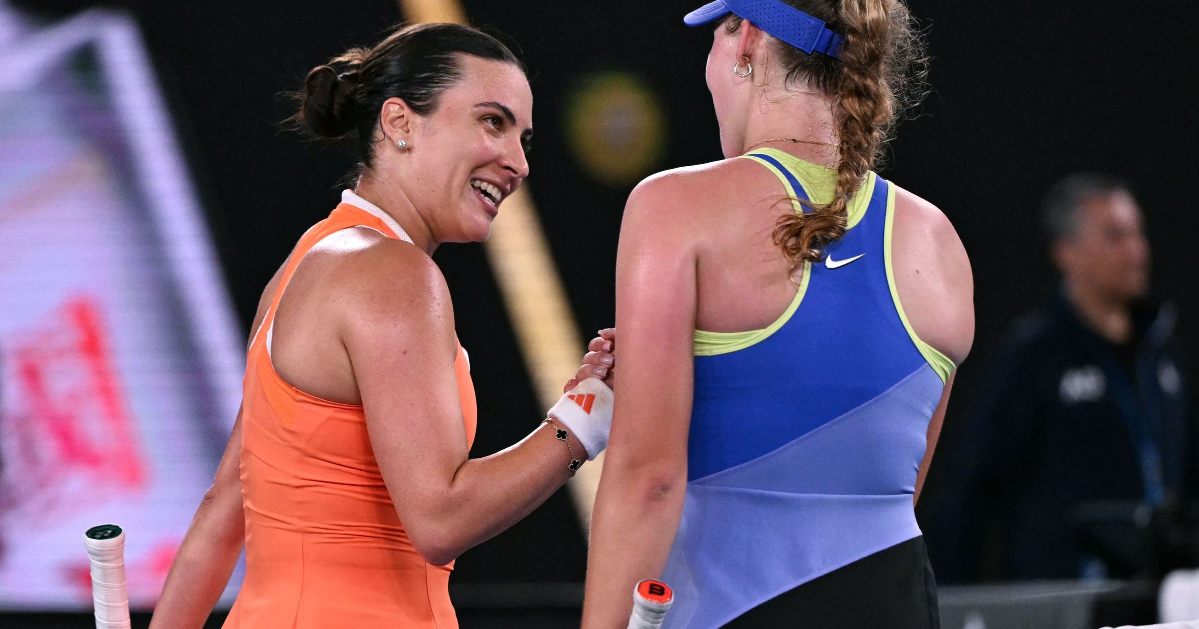 Gabriela Ruse, eliminată la Australian Open după un duel intens cu Mirra Andreeva Gabriela Ruse a părăsit Australian Open 2026, fiind învinsă în trei runde de rusoaica Mirra Andreeva, scor 3-6, 4-6