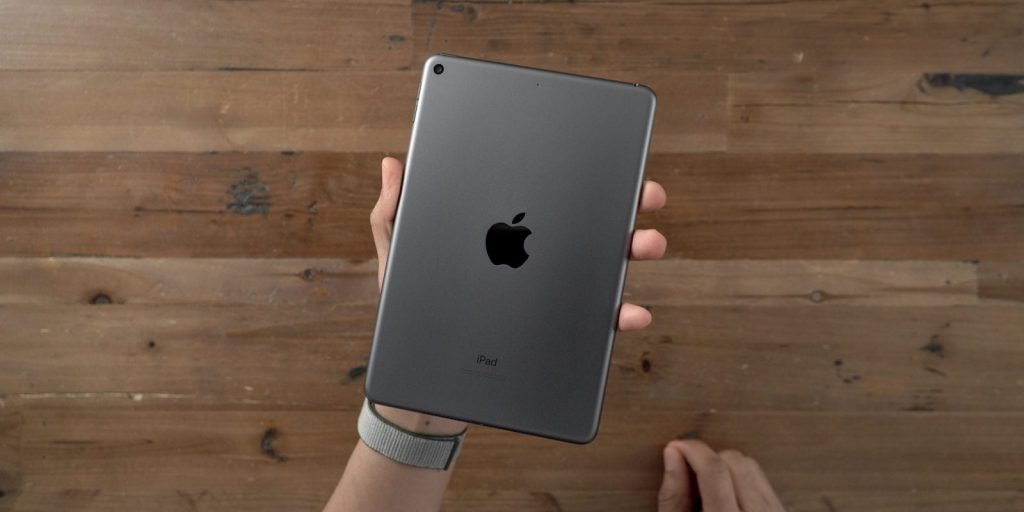 Ghid de început pentru noul tău iPad: de la scoaterea din cutie la utilizarea de zi cu zi Achiziția unui iPad nou reprezintă întotdeauna o experiență plină de entuziasm, dar și de întrebări despre cum să îl configurezi corect pentru a beneficia din plin de toate funcțiile sale