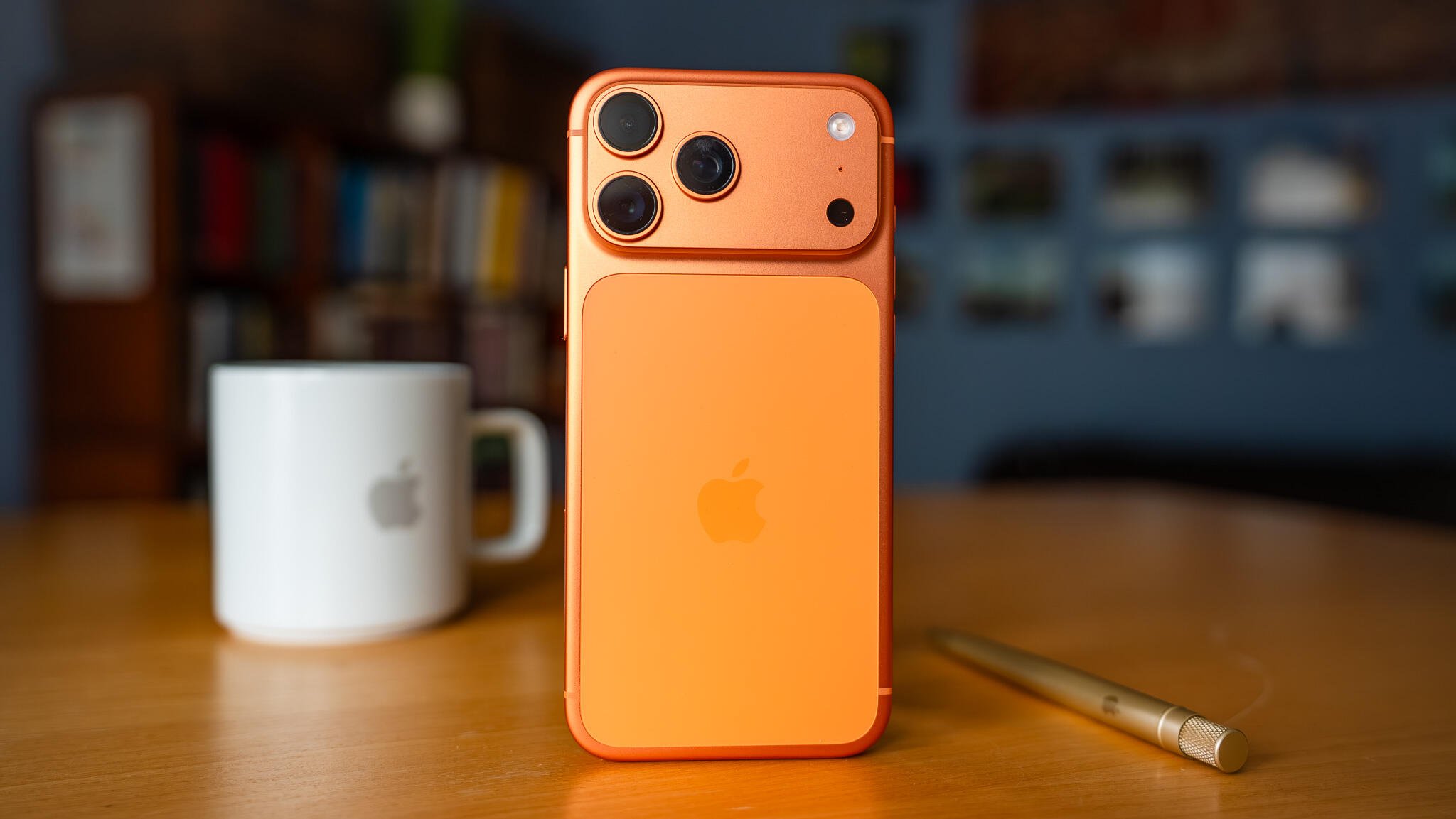 iPhone 17 Pro și Pro Max, achiziționați din fonduri publice, la Universitatea de Agronomie și Centrul de Sănătate Mintală din București