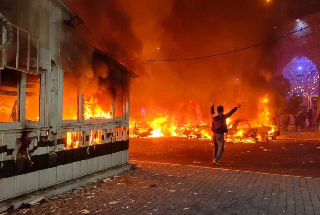 Iranul răspunde din nou cu proteste față de regimul de la Teheran, în ciuda temerilor crescande de o represaliere brutală, pe fondul unui context politic extrem de tensionat și al izolării internaționale