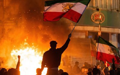 iran-proteste-steag-foc.jpg - JurnalUrban