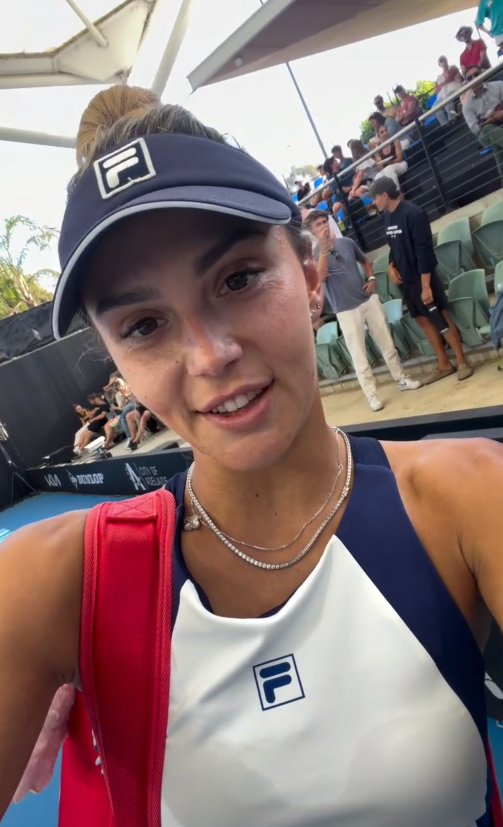 Jaqueline Cristian obține o victorie notabilă în optimile WTA Adelaide Jaqueline Cristian, cea mai bine clasată jucătoare română din circuitul WTA, a reușit să se impună în optimile turneului WTA de la Adelaide, în fața rusoaicei Daria Kasatkina, după un meci care a durat 1 oră și 31 de minute