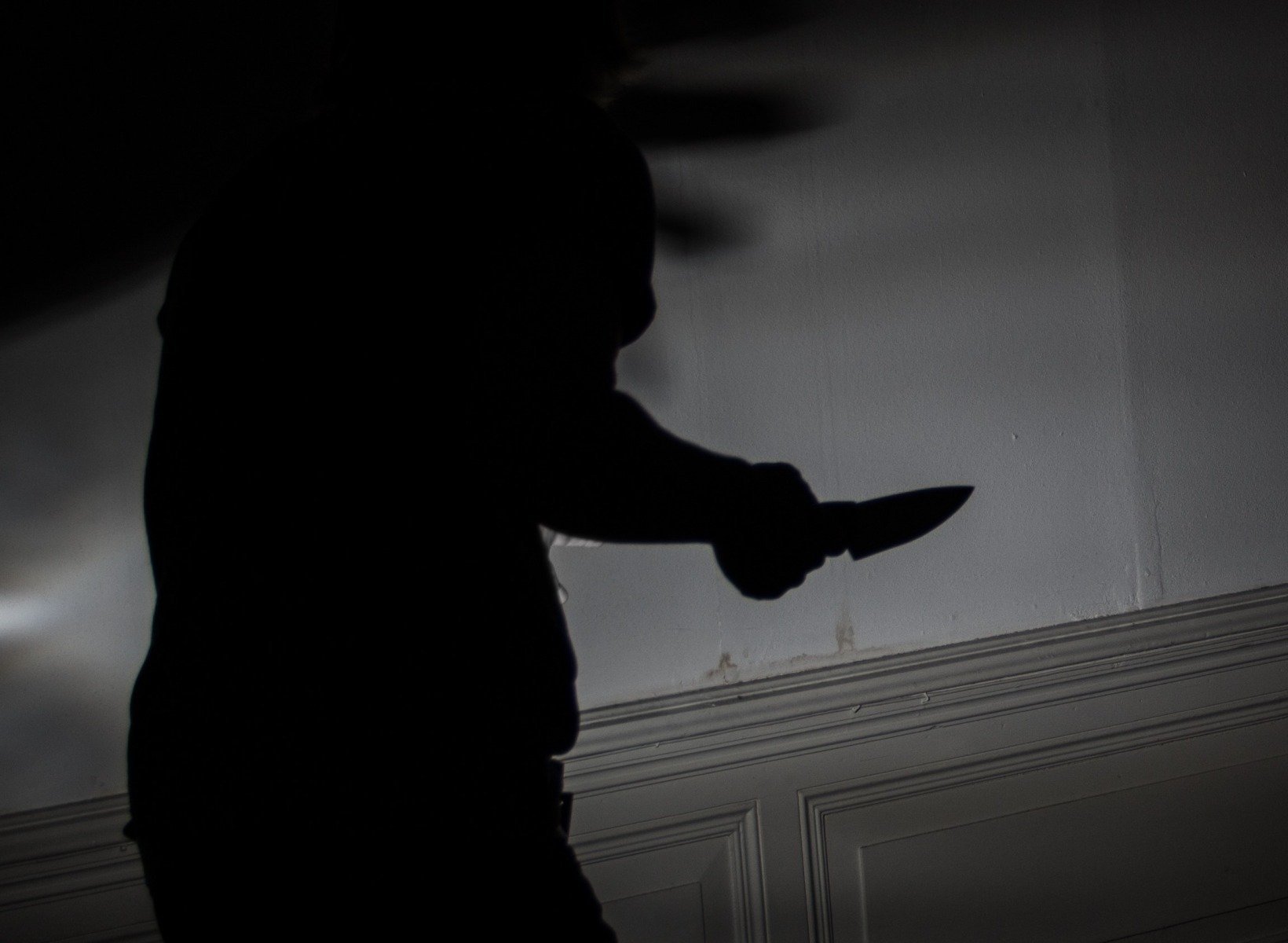 Un incident șocant a avut loc într-o școală din Kiev, unde un adolescent de doar 14 ani a înjunghiat cu un cuțit un coleg de clasă și un profesor, într-un atac extrem de grav și tulburător
