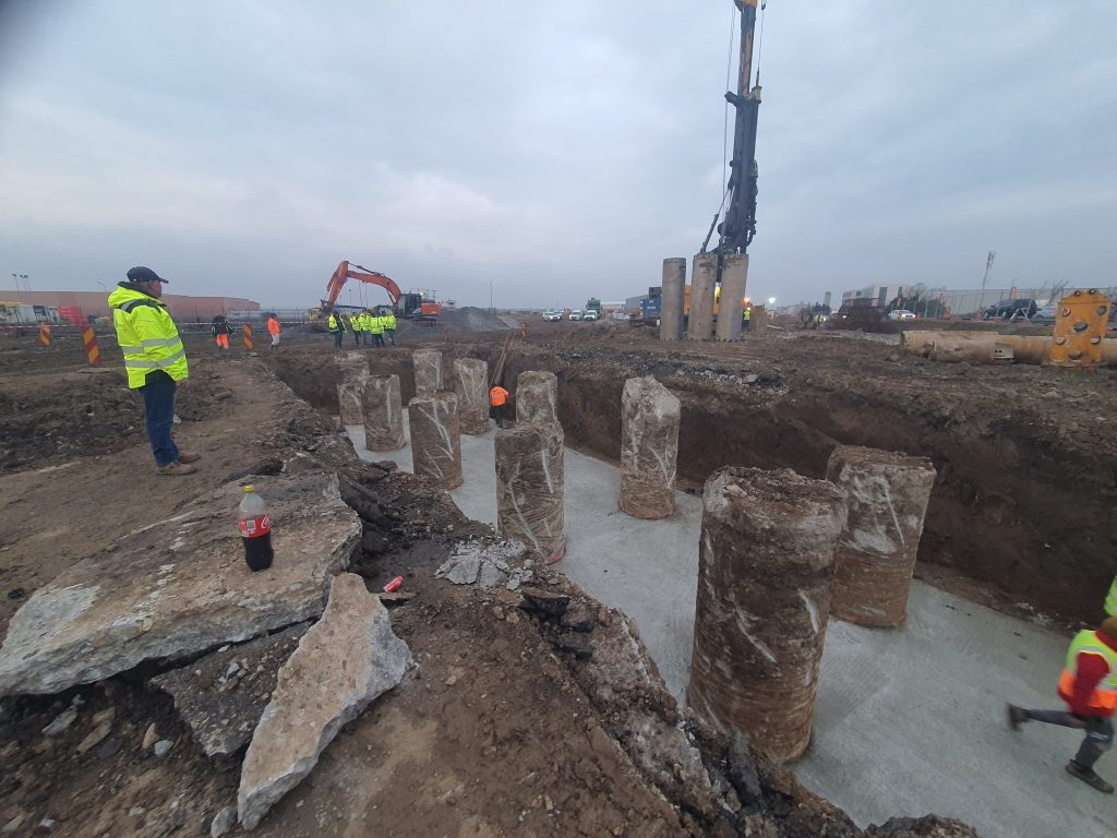 Lucrările la ultimele tronsoane ale autostrăzii de centură a Bucureștiului, A0, se confruntă cu dificultăți majore din cauza temperaturilor extrem de scăzute și umidității ridicate din această iarnă, probleme care au afectat desfășurarea activităților pe șantiere