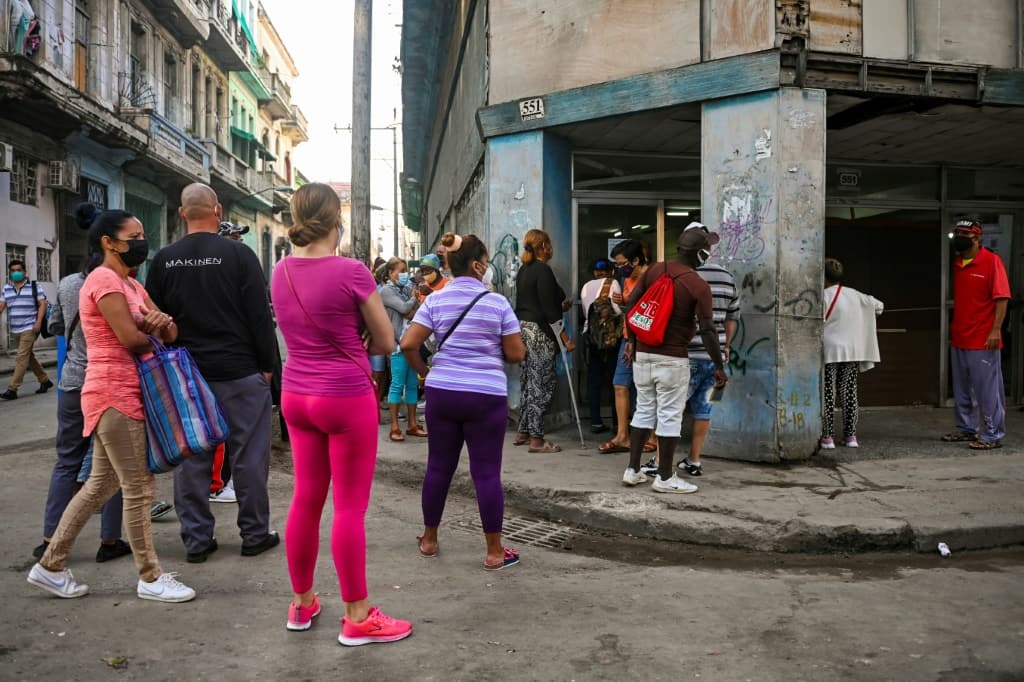 Președintele american Donald Trump a lansat duminică un avertisment dur la adresa Cubei, solicitând insistent ca Guvernul de la Havana să încheie un acord cu Statele Unite, altfel riscând să piardă accesul la petrol și fonduri financiare internaționale