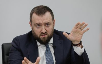 marius-voineag-expresie-cu-mainile.jpg - JurnalUrban