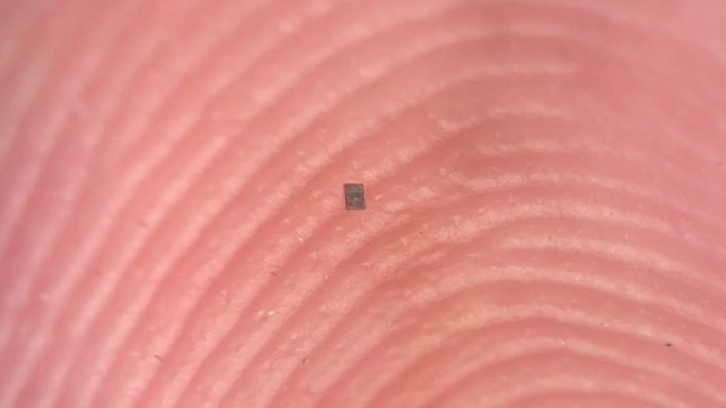 Un robot microscopic revoluționează domeniul roboticii