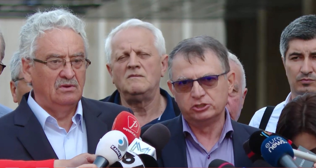 Sindicatele profesorilor amenință cu proteste dacă nu se abrogă Legea Bolojan: peste 2.000 de posturi, în pericol