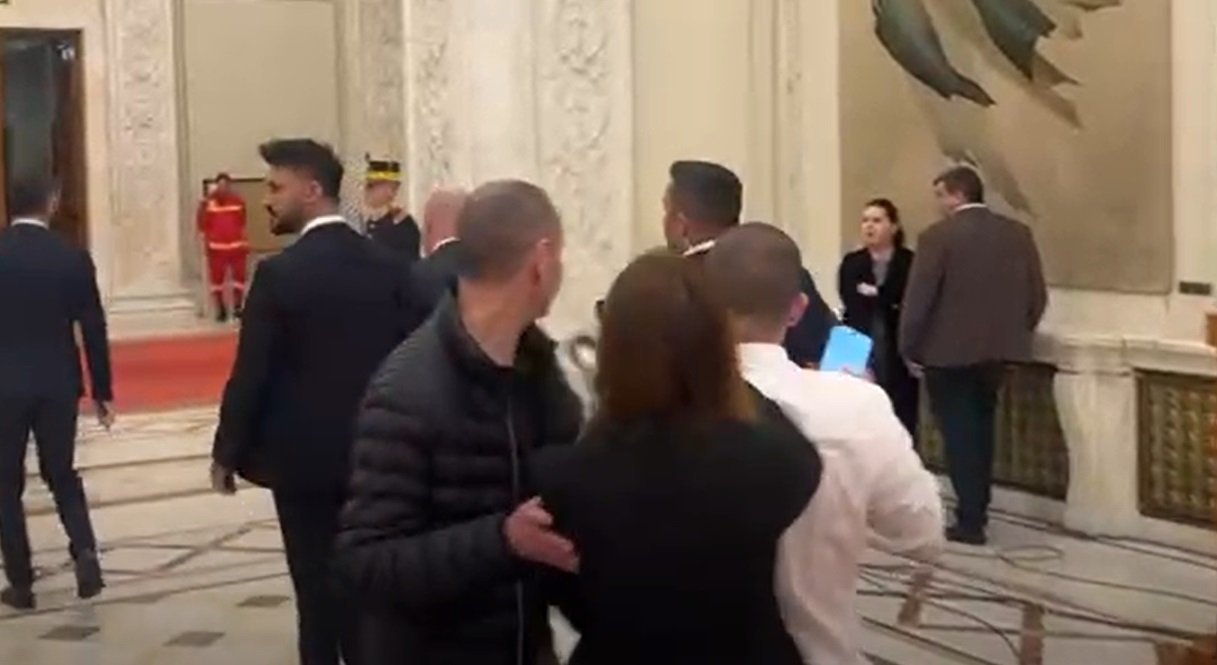 Un incident controversat aduce în prim-plan tensiuni persistente între jurnaliști și reprezentanții Guvernului în ultima perioadă