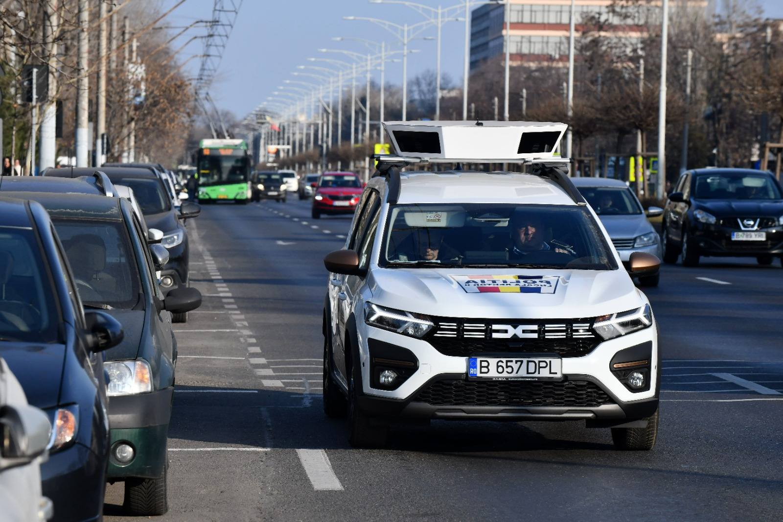 Bucureștenii, obișnuiți să parcheze pe locurile albastre ale Primăriei Capitalei fără a plăti, pot răsufla ușurați pentru moment, însă situația se schimbă drastic de săptămâna aceasta