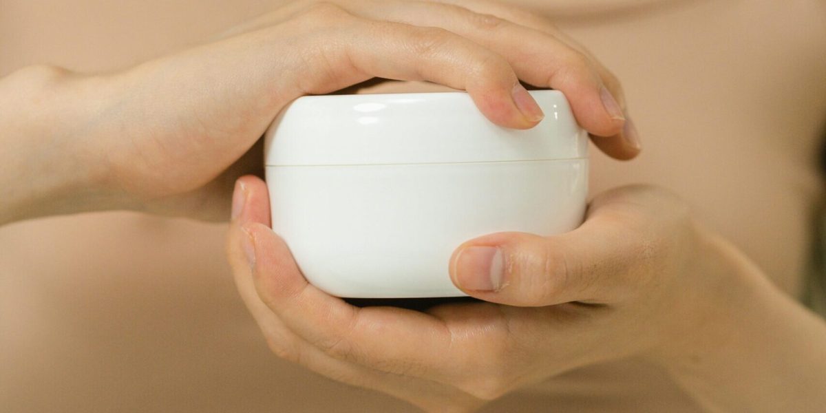 pexels-shvets-production-9774603-scaled-e1769354345225.jpg - JurnalUrban