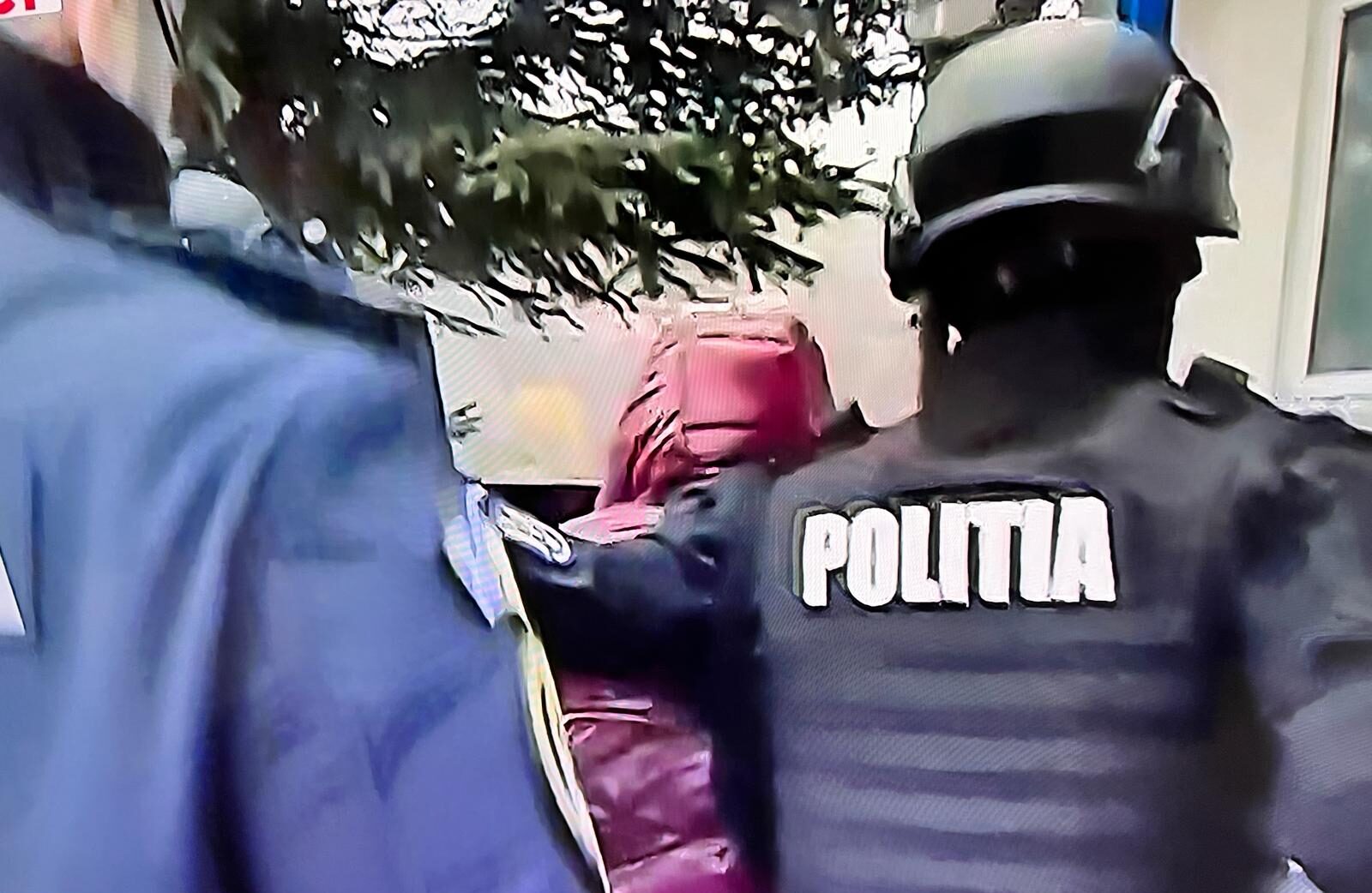 Autoritățile de la București au răspuns cu fermitate la un scandal izbucnit în piața imobiliară, după ce un bărbat, administratorul unei firme specializate în intermedieri imobiliare, a fost plasat în arest preventiv pentru 30 de zile