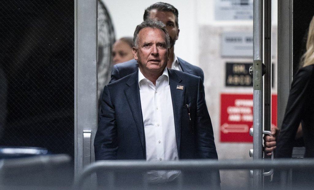 Reuniune istorică la Paris: Emirii lui Trump și aliații Ucrainei se întâlnesc în cadrul “Coaliției de Voință” Marți, 6 ianuarie, Parisul devine miezul unei întâlniri de amploare în contextul conflictului din Ucraina, odată cu participarea pentru prima dată în mod fizic a unor reprezentanți americani de rang înalt