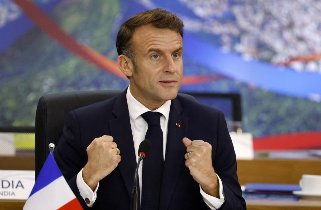 Președintele Macron promite adoptarea rapidă a legii privind interzicerea rețelelor sociale pentru minorii sub 15 ani Președintele Franței, Emmanuel Macron, a anunțat sâmbătă că guvernul său accelerează demersurile legislative pentru implementarea noii reglementări menite să protejeze minorii de pericolele mediului digital