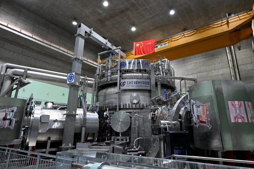 Reactorul EAST din China a reușit o realizare semnificativă în domeniul energiei de fuziune nucleară, depășind un prag crucial în tehnologizarea acestui proces