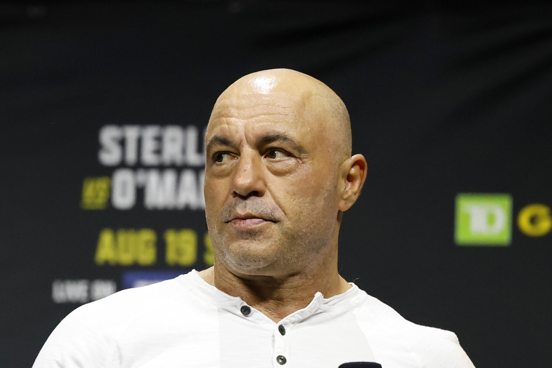 Joe Rogan compare ICE cu Gestapo, susținând campania lui Trump pentru 2024