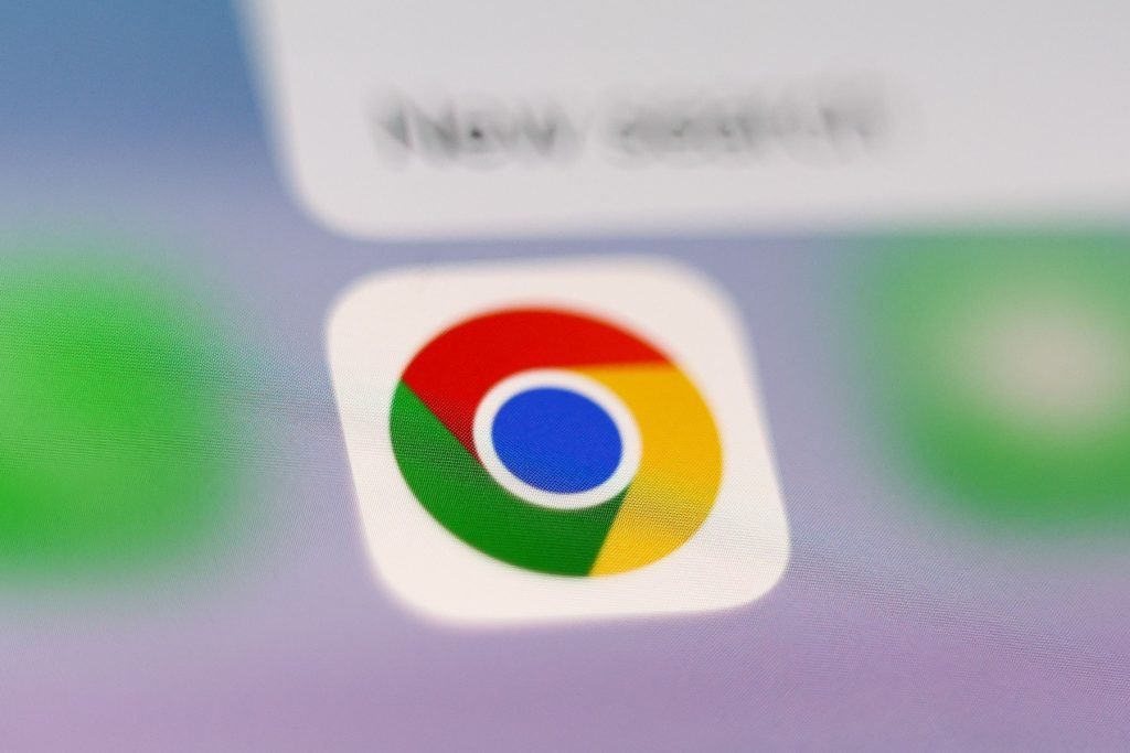Gigantul tehnologic Google a acceptat recent să plătească suma de 68 de milioane de dolari pentru a încheia o acuzație colectivă privind practicile sale legate de asistentul vocal Google Assistant