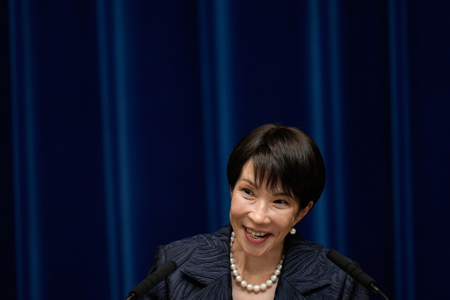 Premierul japonez ia în calcul organizarea de alegeri anticipate, o abordare ce poate zdruncina stabilitatea guvernului Prim-ministrul Japoniei, Sanae Takaichi, se află în fața unui moment de cumpănă politică, după ce un partener de coaliție a anunțat intenția de a analiza posibilitatea organizării unor alegeri anticipate