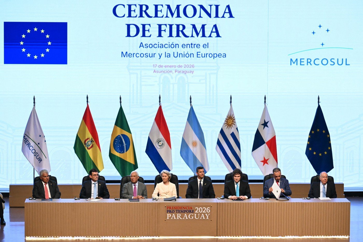 Europa presează pentru implementarea rapidă a acordului comercial cu Mercosur, în timp ce situația juridică rămâne incertă Un val de așteptări și, totodată, de incertitudini plutește peste negocierile comerciale din Europa, după ce mai mulți lideri europeni și oficiali de rang înalt au reiterat dorința de a accelera aplicarea acordului comercial semnat cu blocul de state sud-americane Mercosur