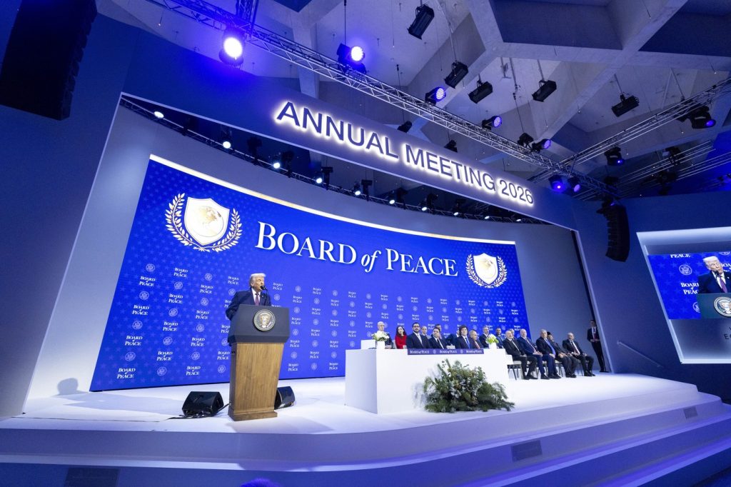 Uniunea Europeană își reafirmă reticența față de noul „Consiliu pentru Pace” lansat de Donald Trump la Davos Tensiuni între UE și SUA privind noua inițiativă de securitate globală În cursul forumului economic de la Davos, președintele american Donald Trump a anunțat oficial lansarea unui nou format de cooperare numit „Consiliul pentru Pace”, o inițiativă care a stârnit rapid scepticism în rândul statelor membre UE