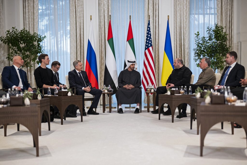 Negocierile de pace Ucraina, SUA și Rusia reiau duminică la Abu Dhabi; oficial american afirmă că rușii și ucrainenii sunt „aproape prieteni” în primele discuții
