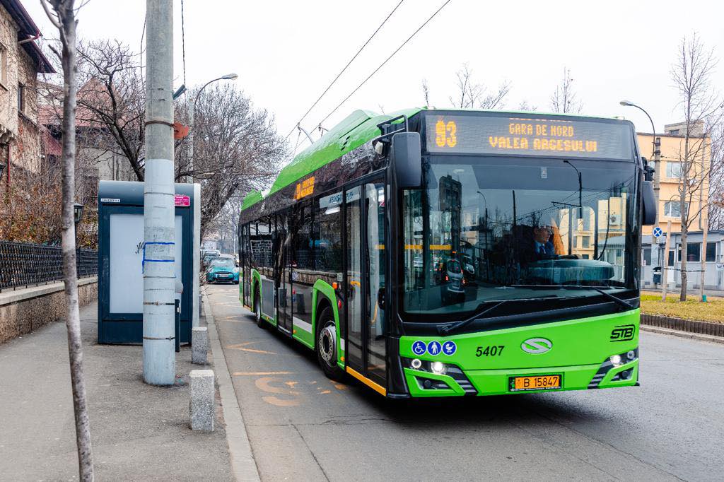 Primăria Capitalei pregătește o revoluție în tarifele transportului public: decizia urmează să fie luată pe 29 ianuarie Începând cu sfârșitul lunii ianuarie, bucureștenii ar putea avea parte de schimbări semnificative în ceea ce privește costurile pentru deplasarea cu autobuzul, tramvaiul și metroul