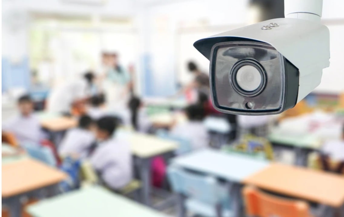 Supravegherea digitală din școli, un subiect din ce în ce mai controversat Utilizarea tehnologiei în școli pentru a preveni violența și pentru a ajuta la identificarea elevilor aflați în dificultate a devenit o practică tot mai răspândită în ultimii ani