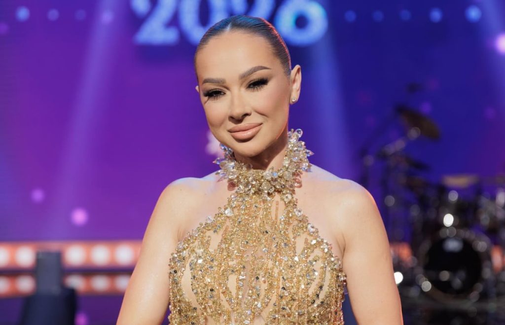 Vlăduța Lupău, ținta speculațiilor legate de un dosar penal internațional În ultimele zile, artista Vlăduța Lupău a fost subiectul unor zvonuri menționând că ar fi de negăsit de către autorități, fiind implicată într-un presupus dosar penal internațional