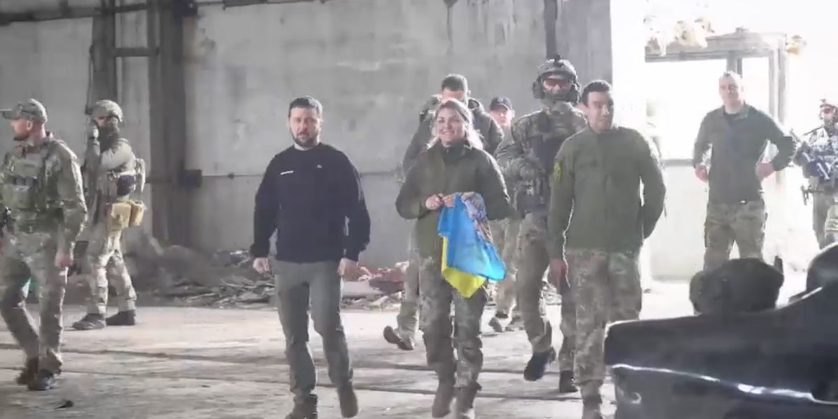 volodimir-zelenski-bahmut-ucraina-donbas-vizita-kiev-presedinte-ucrainean-razboi-front-est-donetk.jp_.jpeg - JurnalUrban