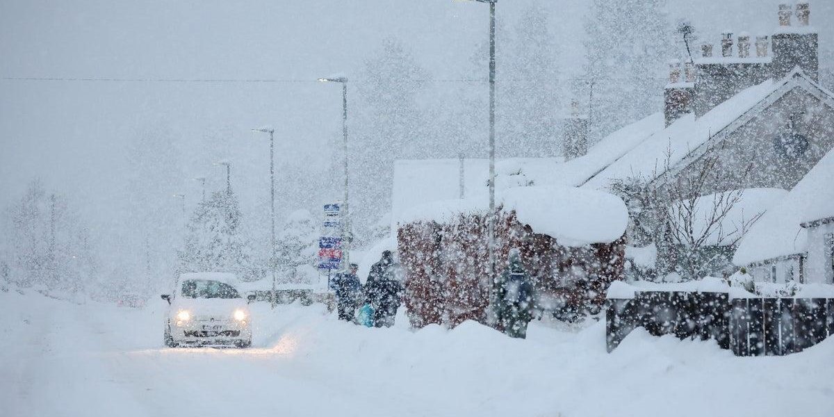 zapada-furtuna-nameti-marea-britanie.jpg - JurnalUrban