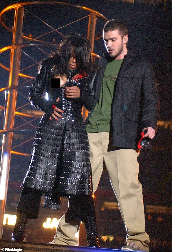 Scandalul „wardrobe malfunction” – Janet Jackson și Justin Timberlake, 2004 Pe 1 februarie 2004, Super Bowl-ul a fost marcat de un moment controversat care avea să rămână în istoria televiziunii americane: Janet Jackson a suferit un incident cunoscut sub numele de „wardrobe malfunction” în timpul performanței sale de la halftime, alături de Justin Timberlake