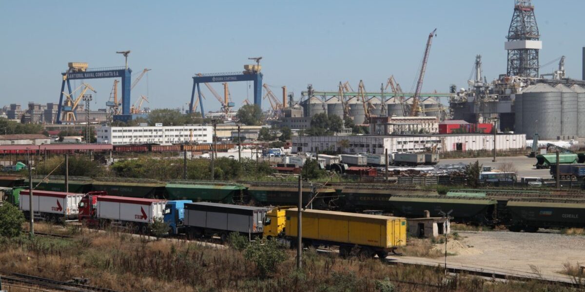 1771349340_portul-constanta-remorchere-cargo-nave-vapoare-cereale-cale-ferate-port-dane-transport-containere-ma.jpeg - JurnalUrban