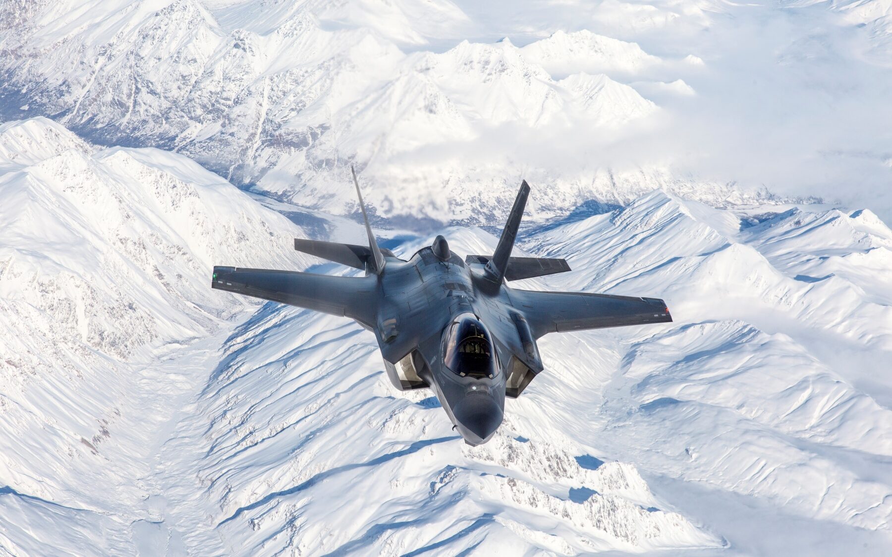 Avertisment fără precedent din partea oficialilor militari ai Germaniei și Regatului Unit: Europa trebuie să-și intensifice eforturile militare pentru a preveni un conflict cu Rusia Într-un gest rar pentru nivelul său oficial, șefii apărării din Germania și Regatul Unit au lansat un apel public către întreg continentul european, solicitând o creștere semnificativă a cheltuielilor pentru apărări naționale