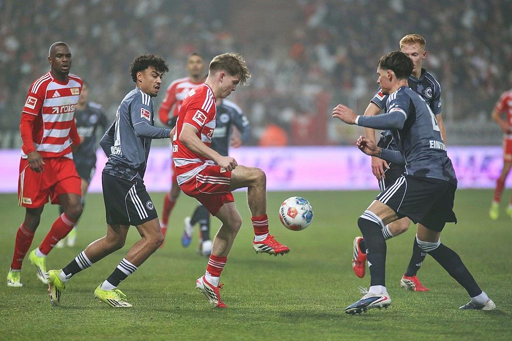 Un punct împărțit pe Stadionul Stadion An der Alten Försterei Union Berlin și Eintracht Frankfurt au terminat la egalitate, scor 1-1, în meciul din cadrul etapei a 21-a din Bundesliga, disputat duminică seară pe stadionul din capitalei germane