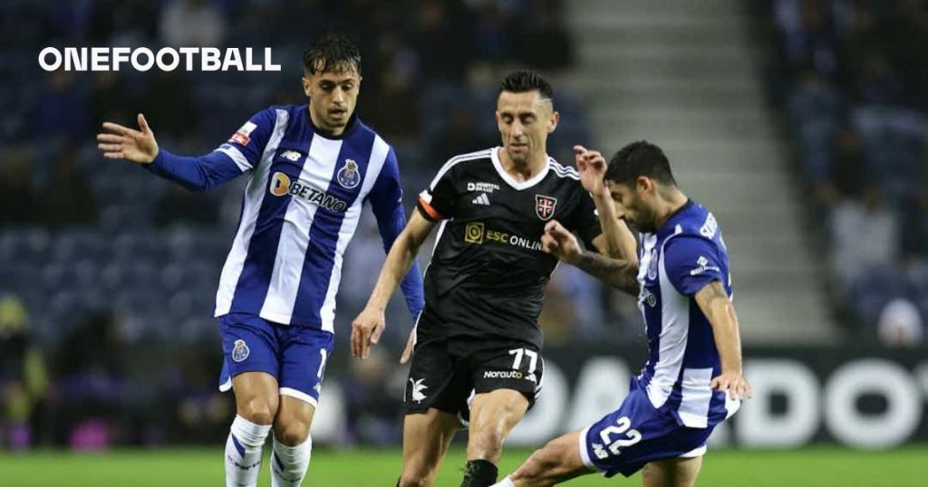 FC Porto întâlnește Casa Pia în căutarea continuității în campionat FC Porto, liderul la zi al campionatului, se pregătește pentru un meci crucial contra Casa Pia, programat pentru astăzi, la ora 20:45, pe stadionul Municipal din Rio Maior